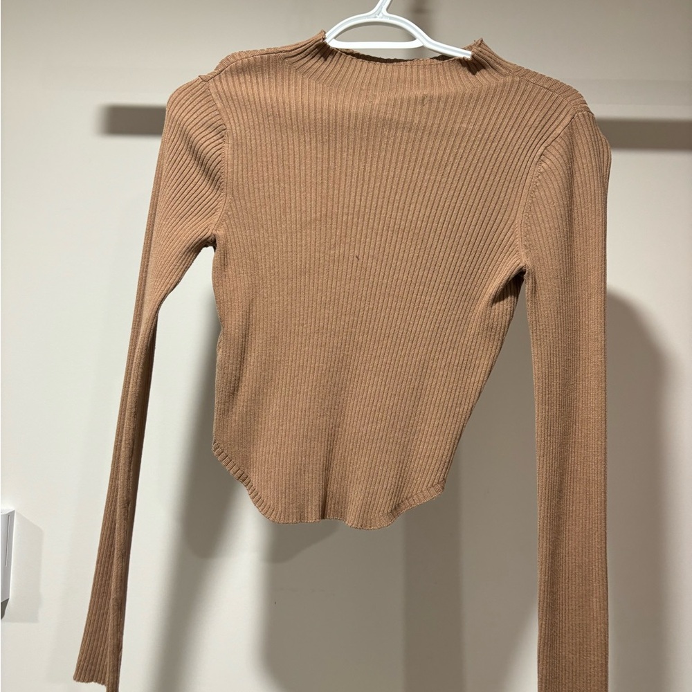 Brown/tan mock neck sweater